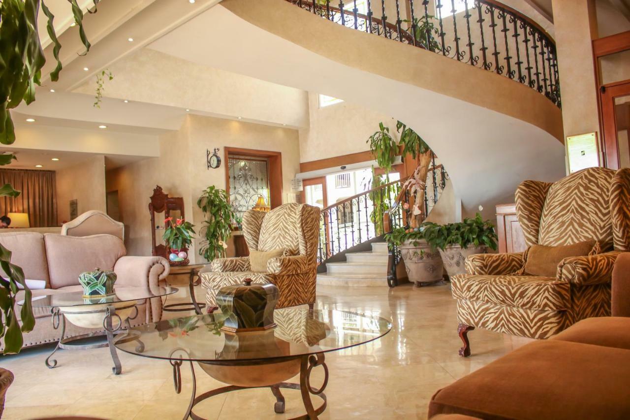 Fresno Galerias Hotel โทร์เรออน ภายนอก รูปภาพ